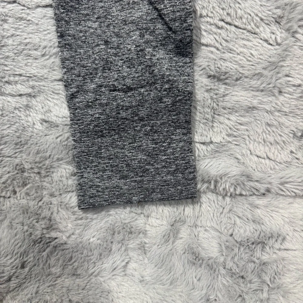 Gymshark Heather Gray Leggings with Purple Waistband - Picture 5 of 6